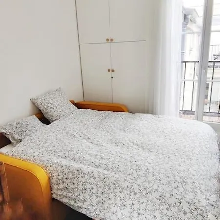 Daire Charming Studio With Balcony Next To St Martin Canal Paris
