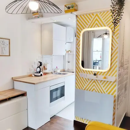 Charming Studio With Balcony Next To St Martin Canal Daire